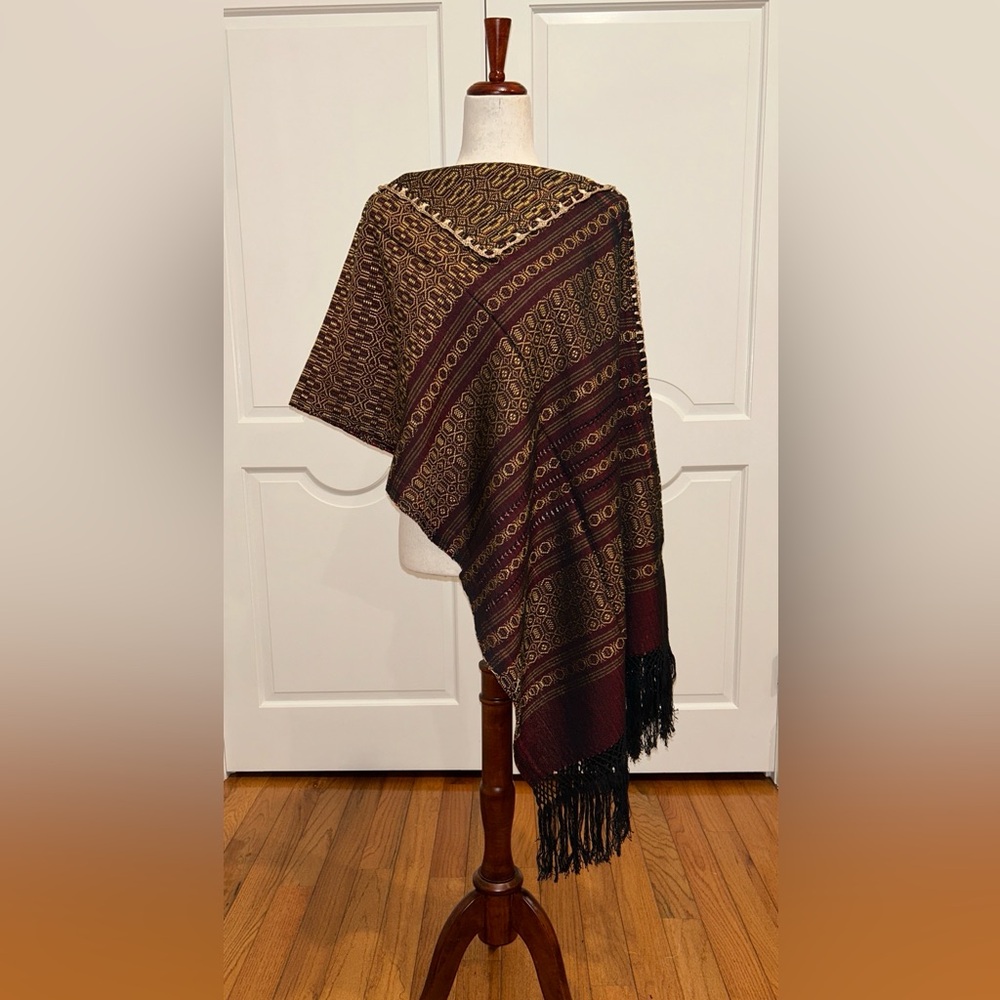 Traditional Mexican rebozo from Oaxaca. Mexican shawl. Rebozo Fringed vest.